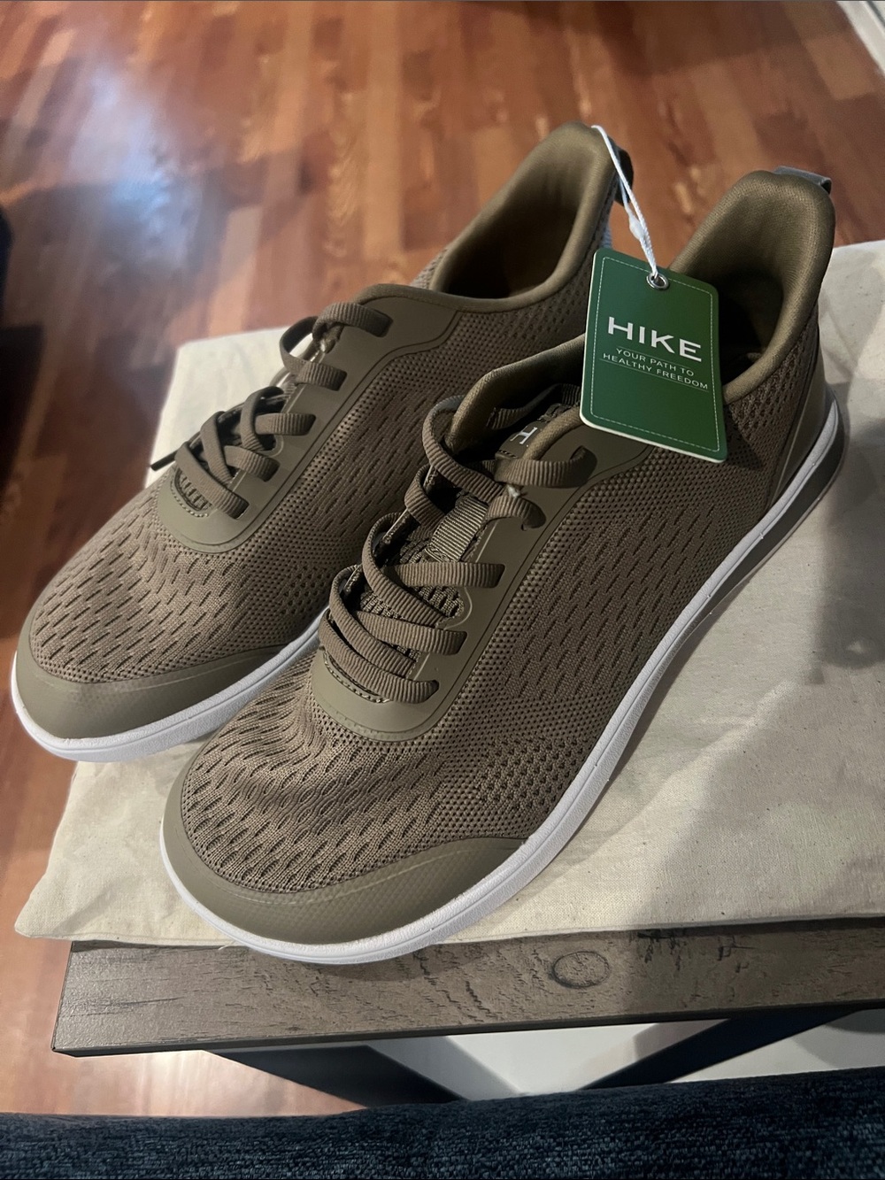 Womens size 8 HIKE shoes